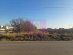 Sabareni, teren intravilan 8800 mp, pe DJ 602, pretabil hale, depozite