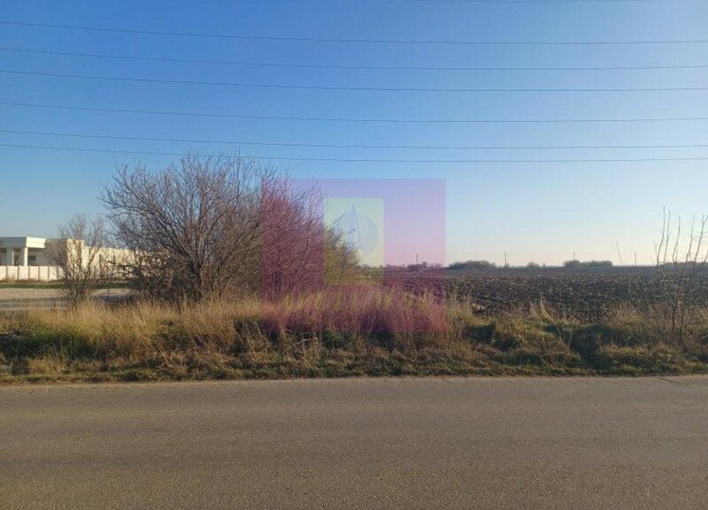 Sabareni, teren intravilan 8800 mp, pe DJ 602, pretabil hale, depozite
